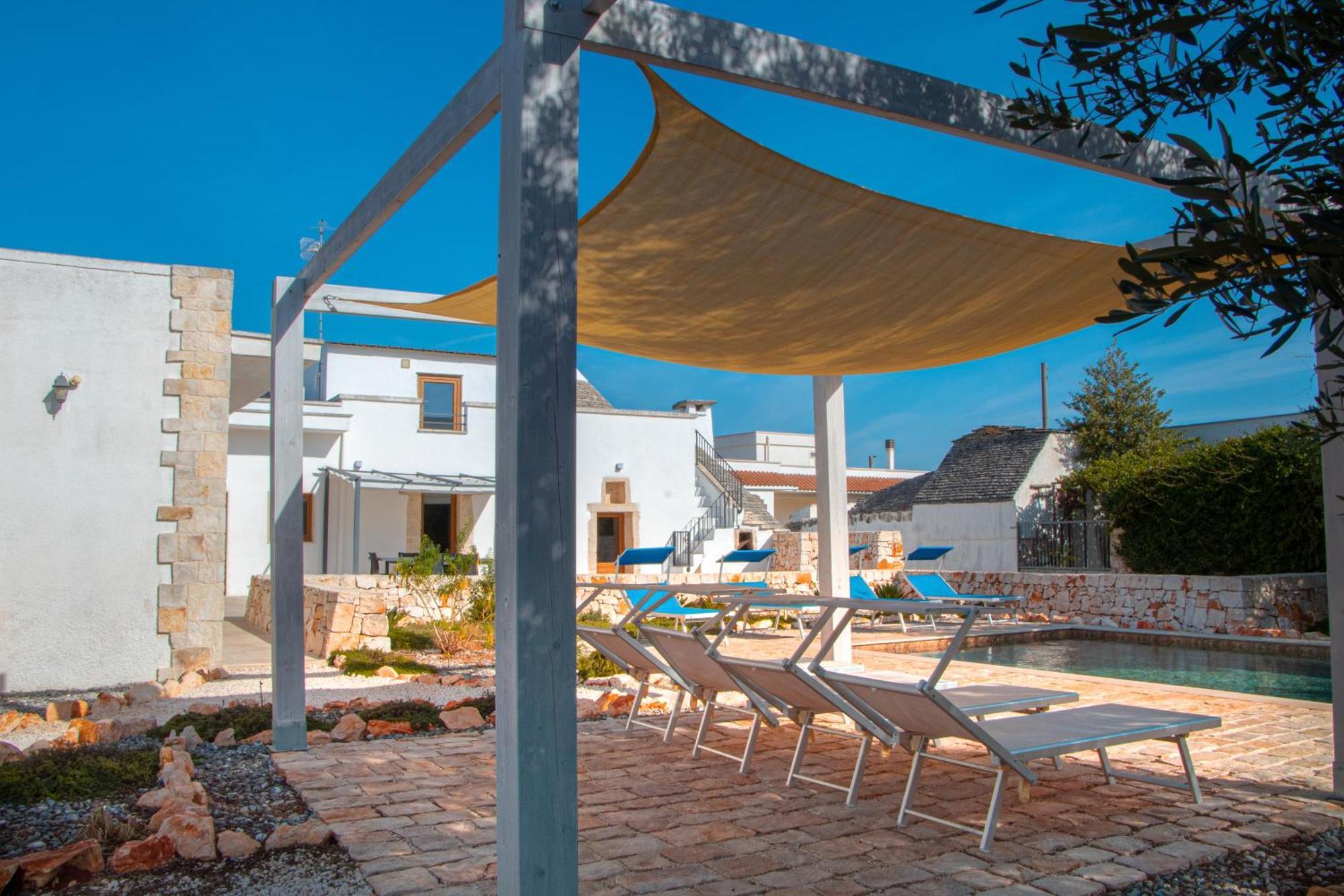 Villa With Trullo And Pool, Alberobello Exterior foto